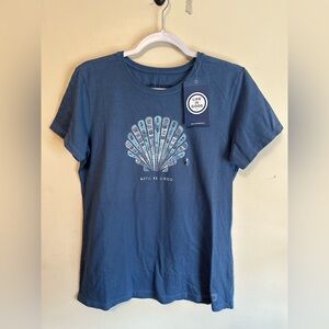 Life Is Good NWT Crusher‎ Lite Crew Neck Tribal Shell Tee Short Sleeve Medium
